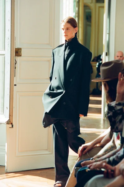 Look 7
